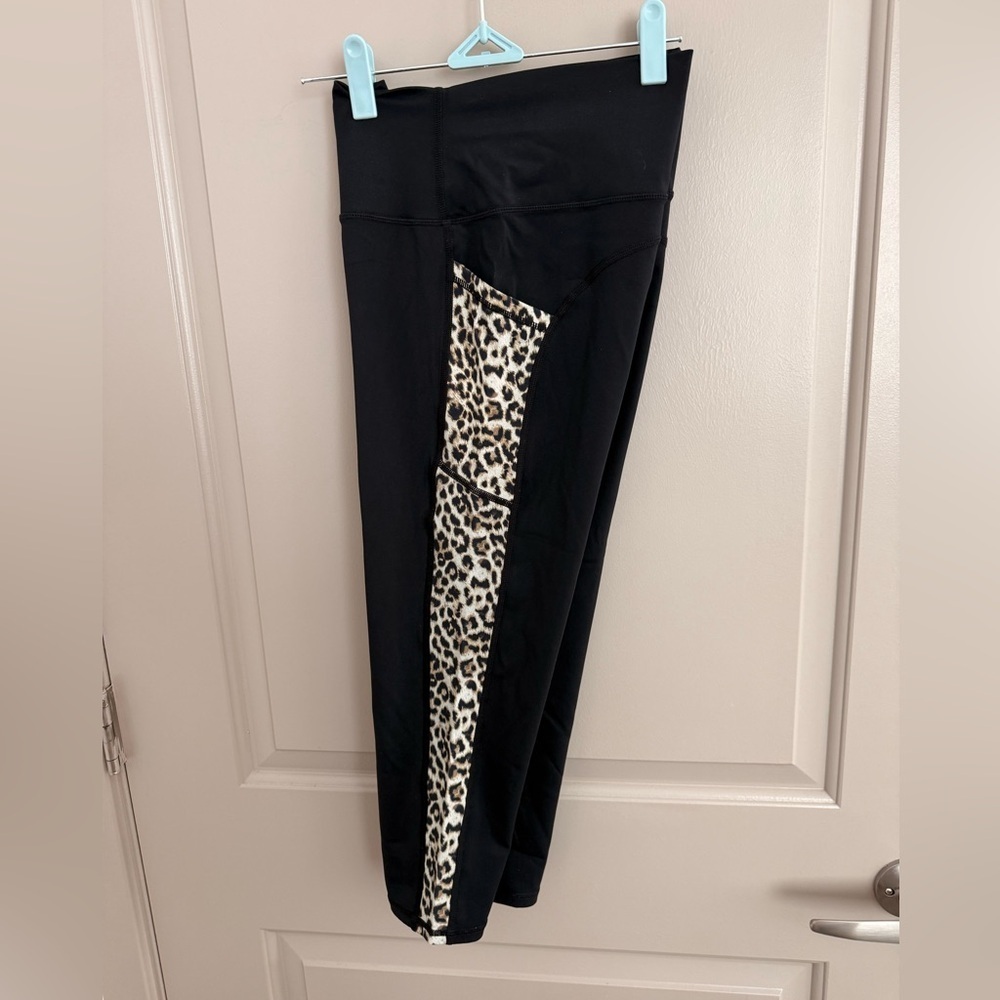 ZYIA Black + Leopard “Light & Tight” high waist leggings Size 14-16 20” Capris - Picture 4 of 8